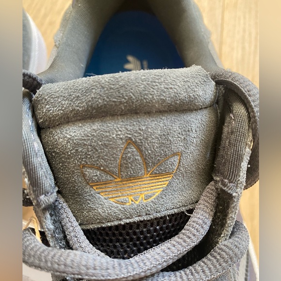 NWT Men’s Adidas Tyshawn Jones Carbon/navy sneaker size 10 - Picture 10 of 13